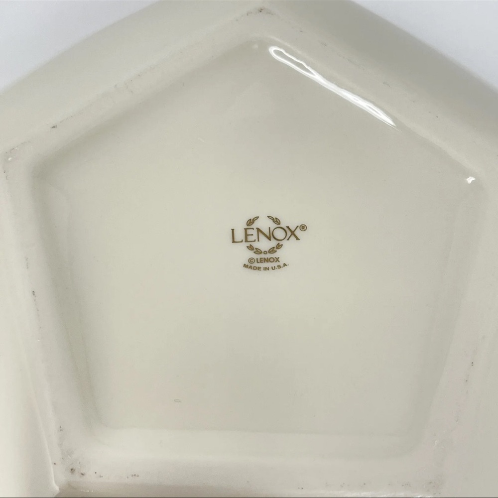 Lenox Eternal Hearts Pierced Round Candy Bowl Scalloped Trim - 24k Gold Large - Picture 9 of 11